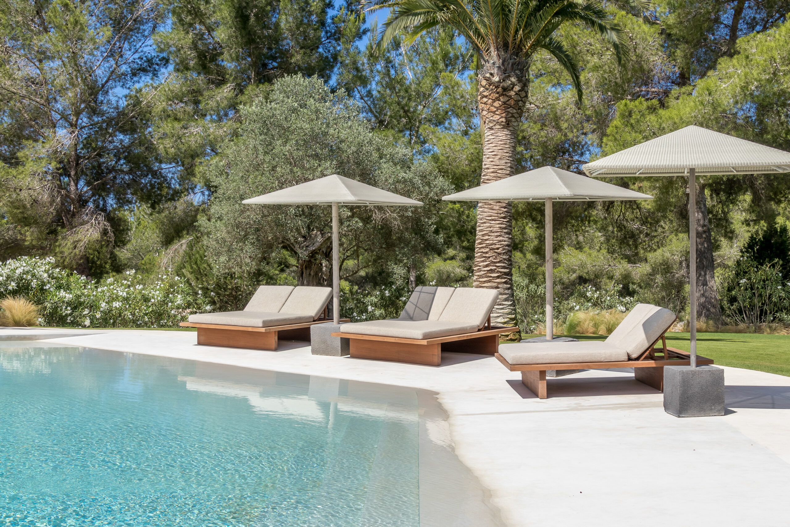 The Miraflores Villa