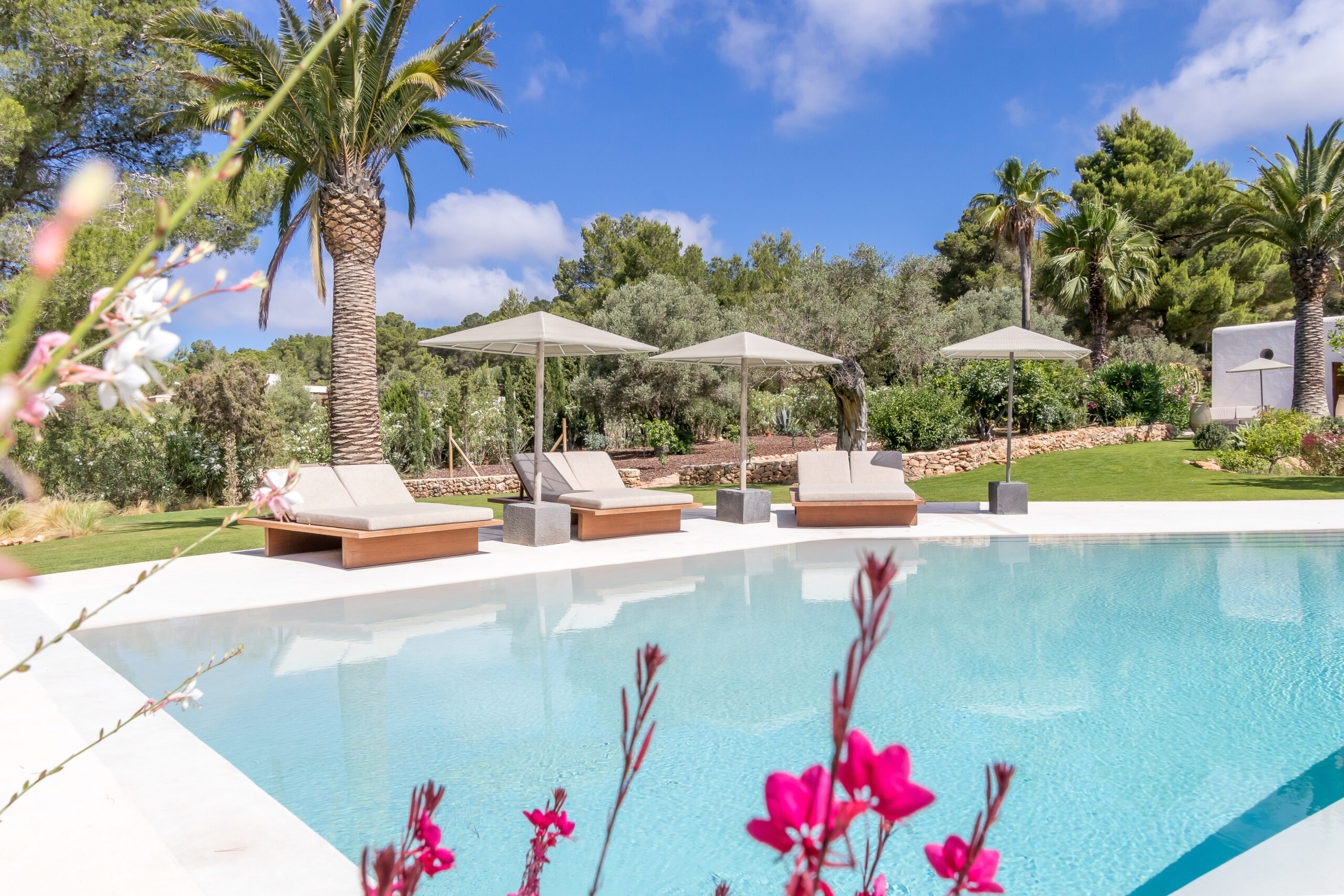 The Miraflores Villa