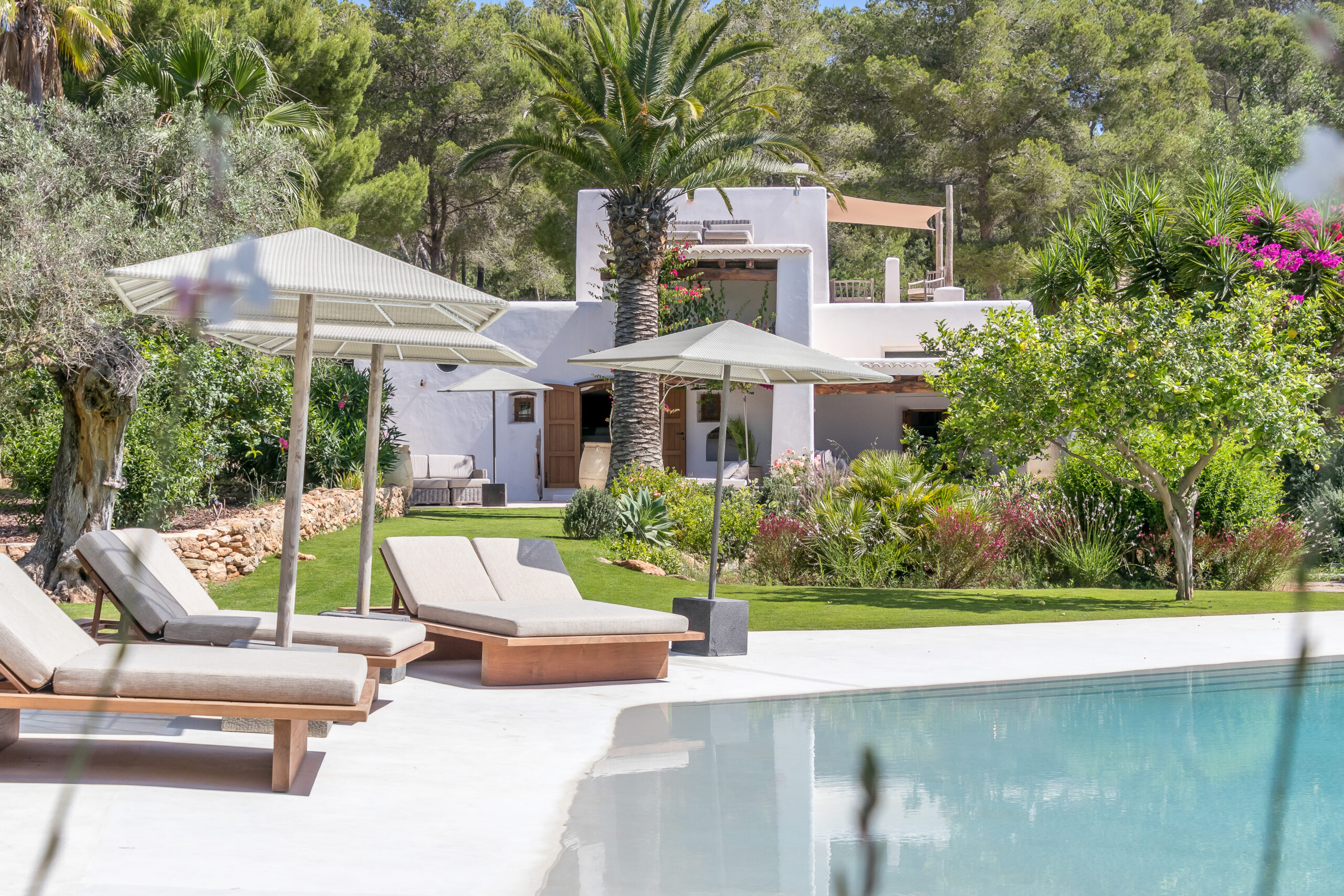 The Miraflores Villa