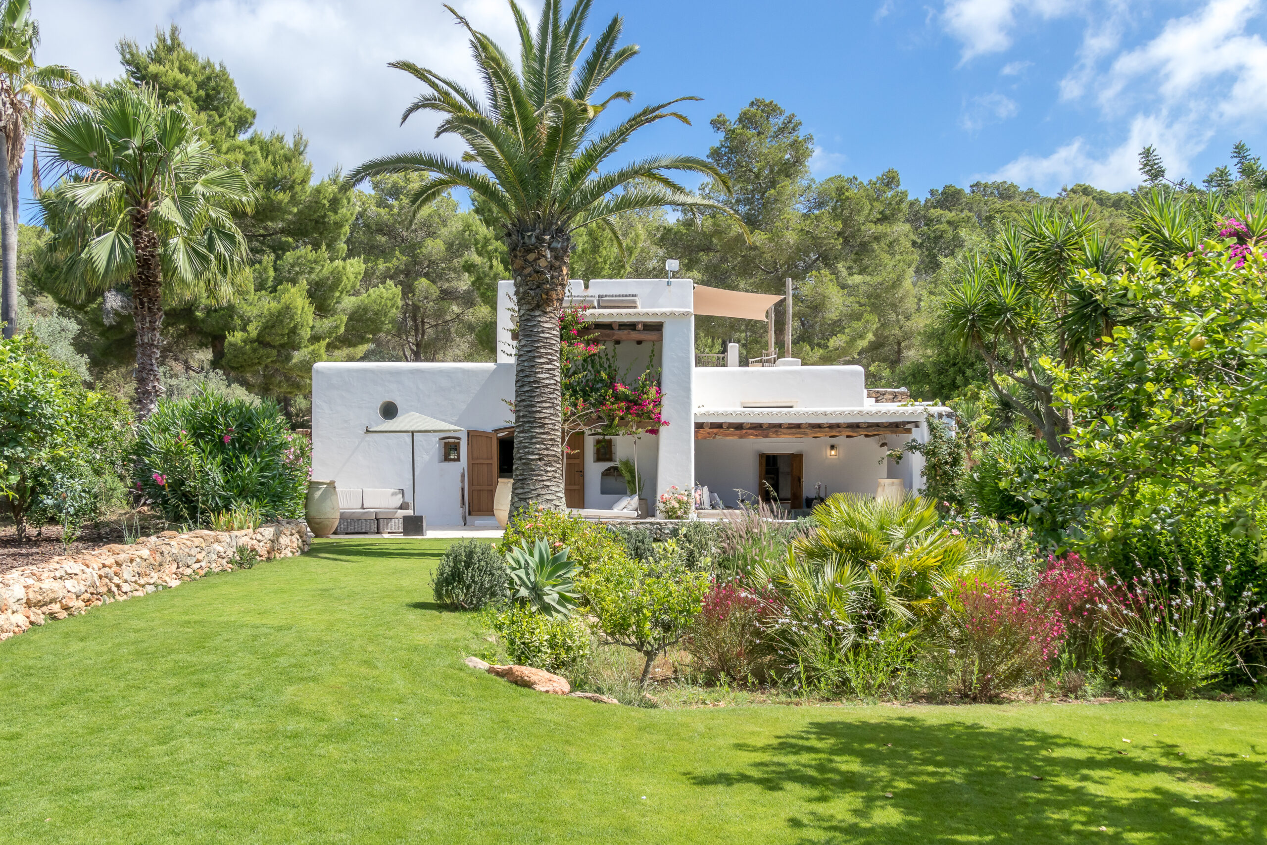 The Miraflores Villa
