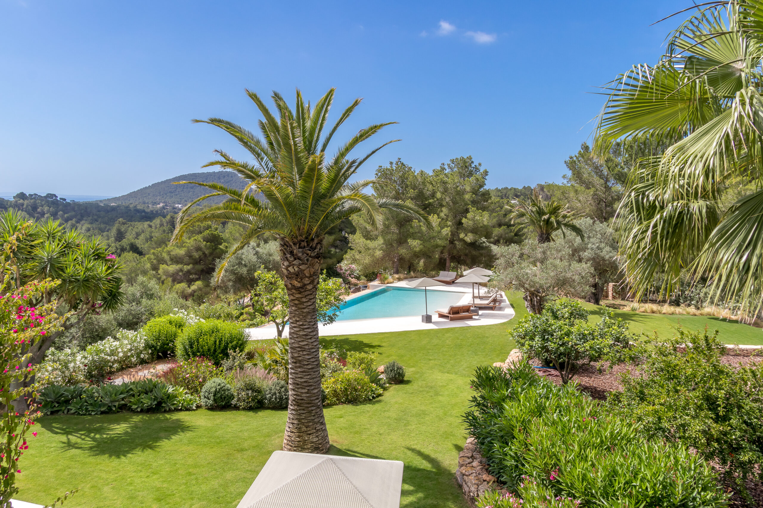 The Miraflores Villa