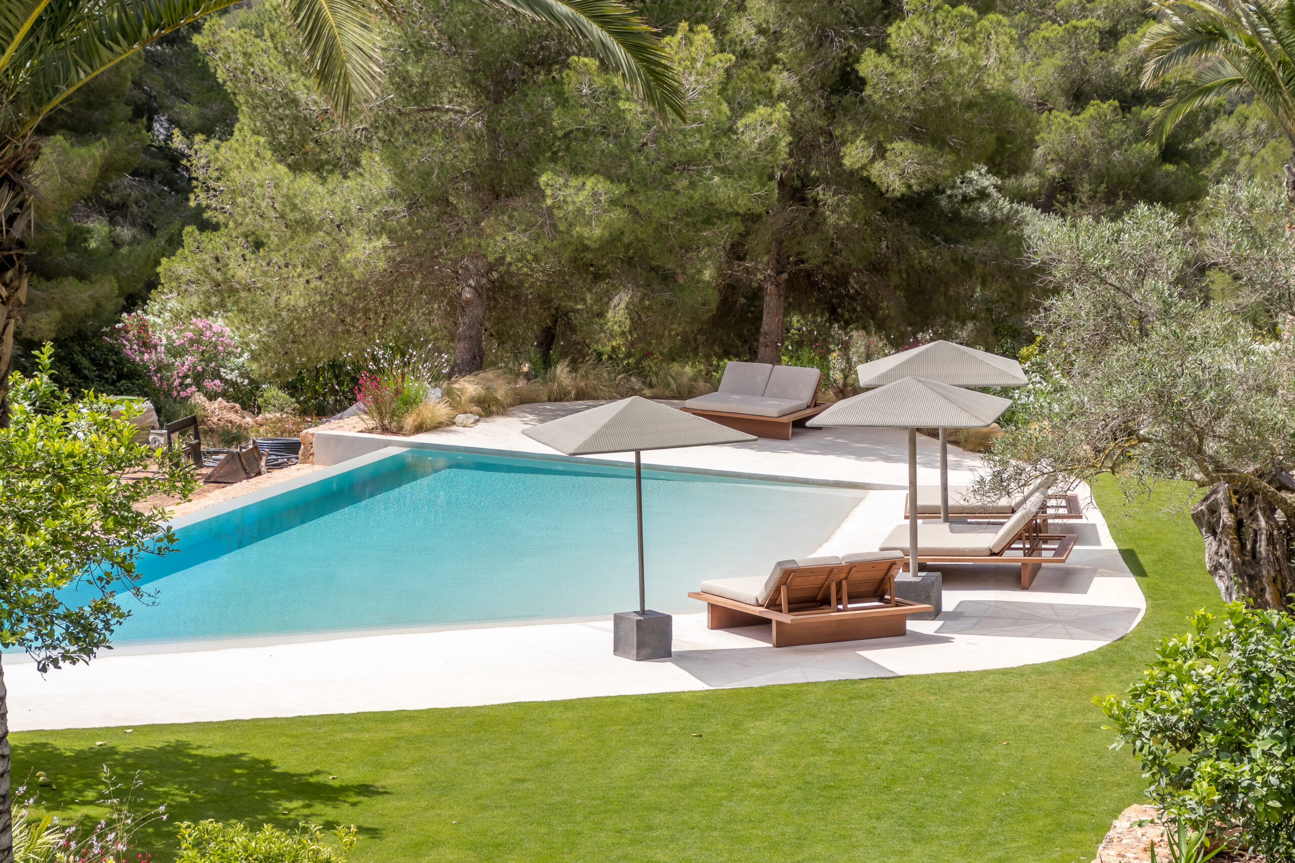 The Miraflores Villa