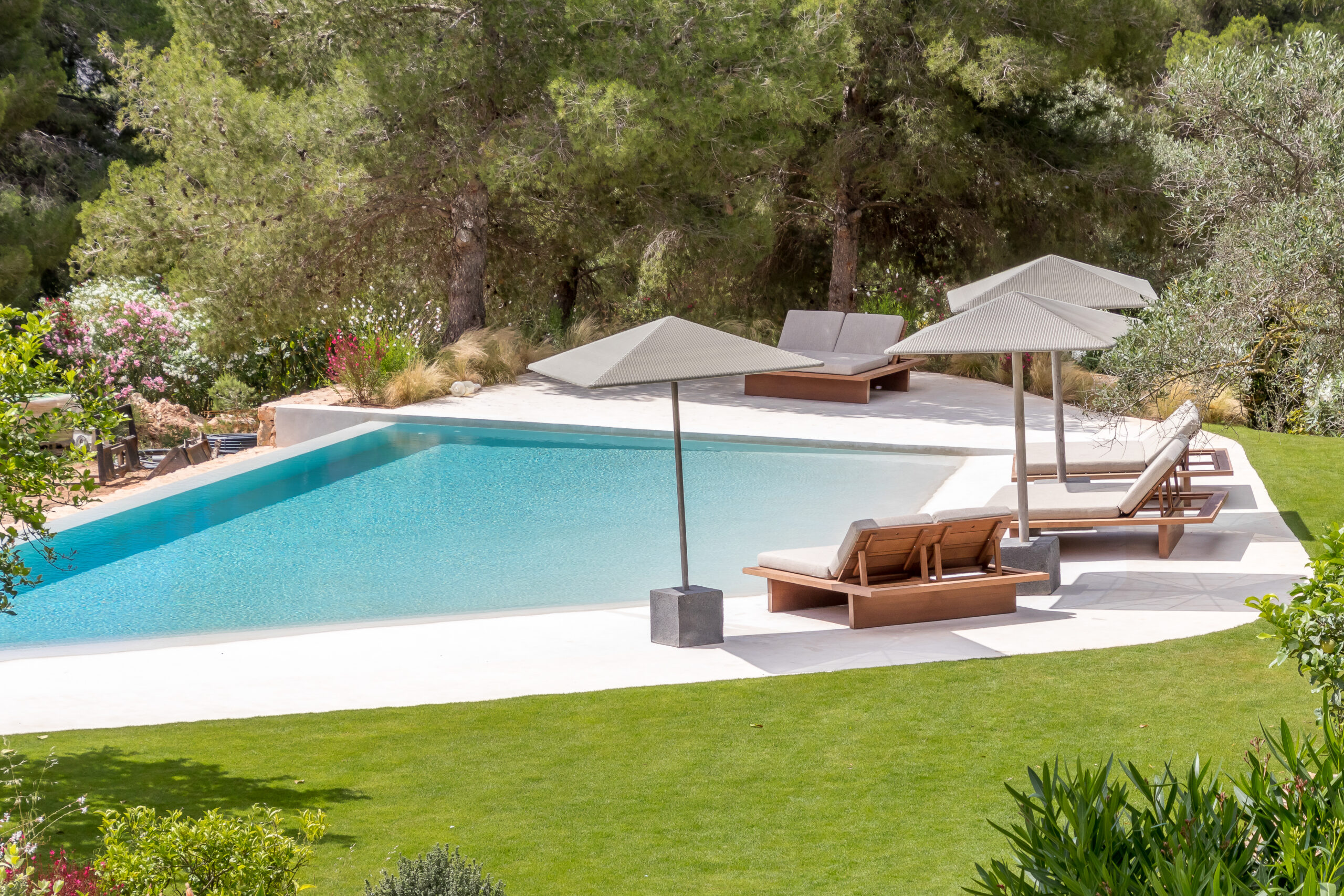 The Miraflores Villa