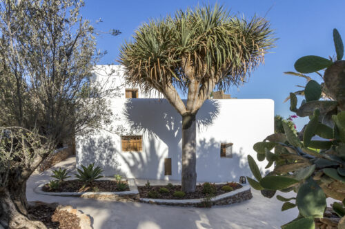 The Miraflores Villa