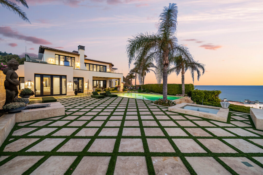 The Carbon Mansion