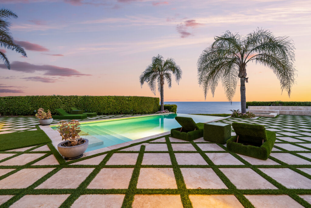 The Carbon Mansion