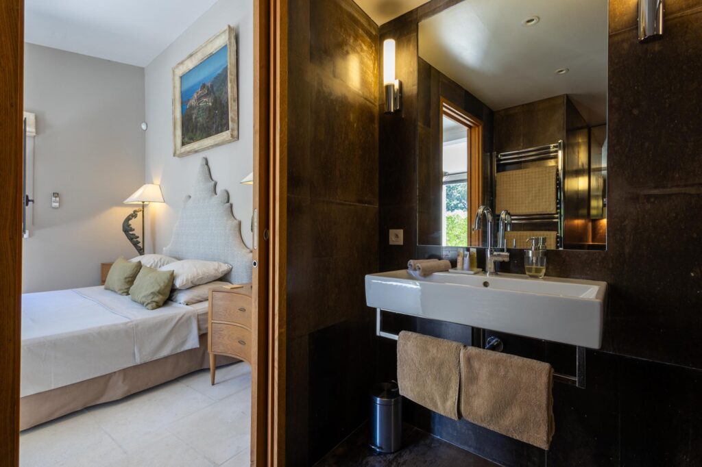 The Ultimate Guide to Luxury Villa Rentals in Miami