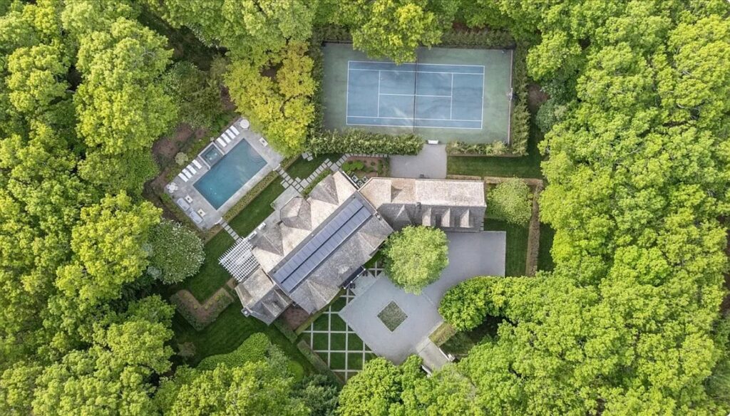 The Wainscott Villa