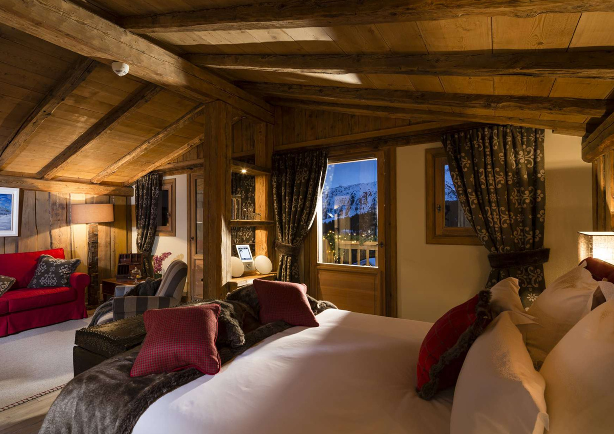 The Cedarwood Chalet