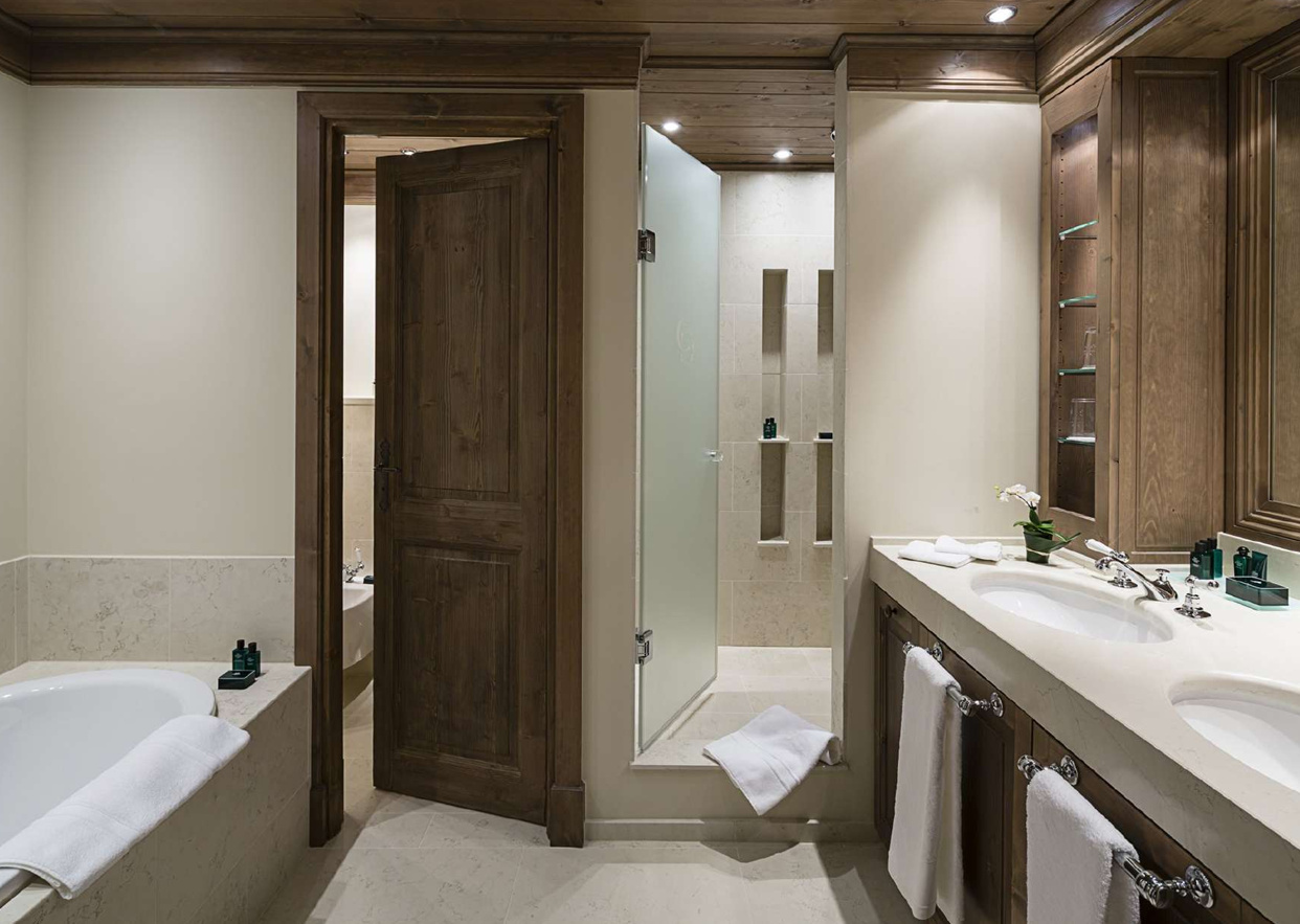 The Cedarwood Chalet