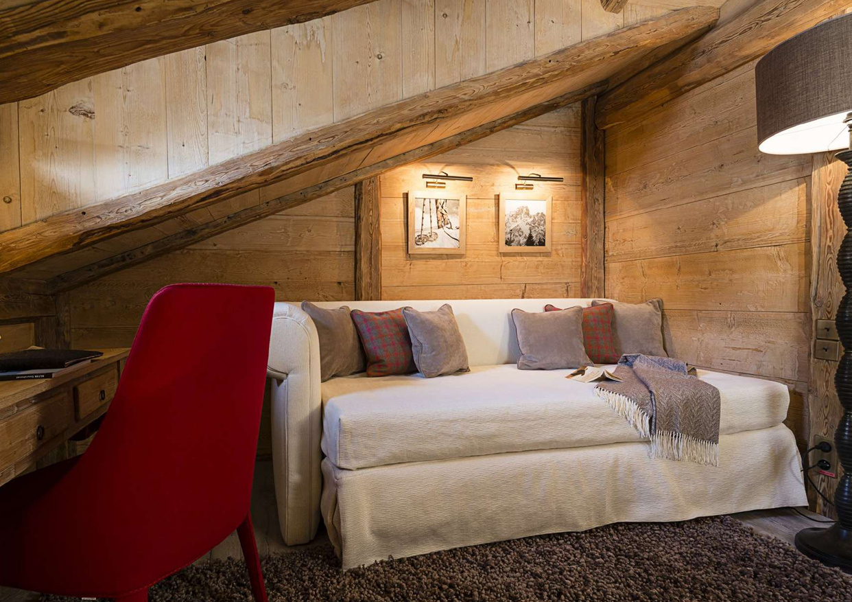The Cedarwood Chalet