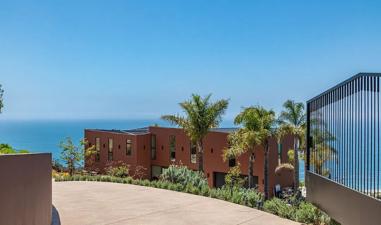 The Avenida Villa