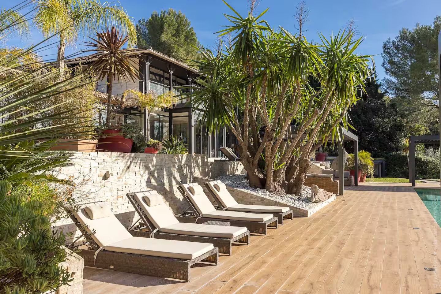 The Cari Villa