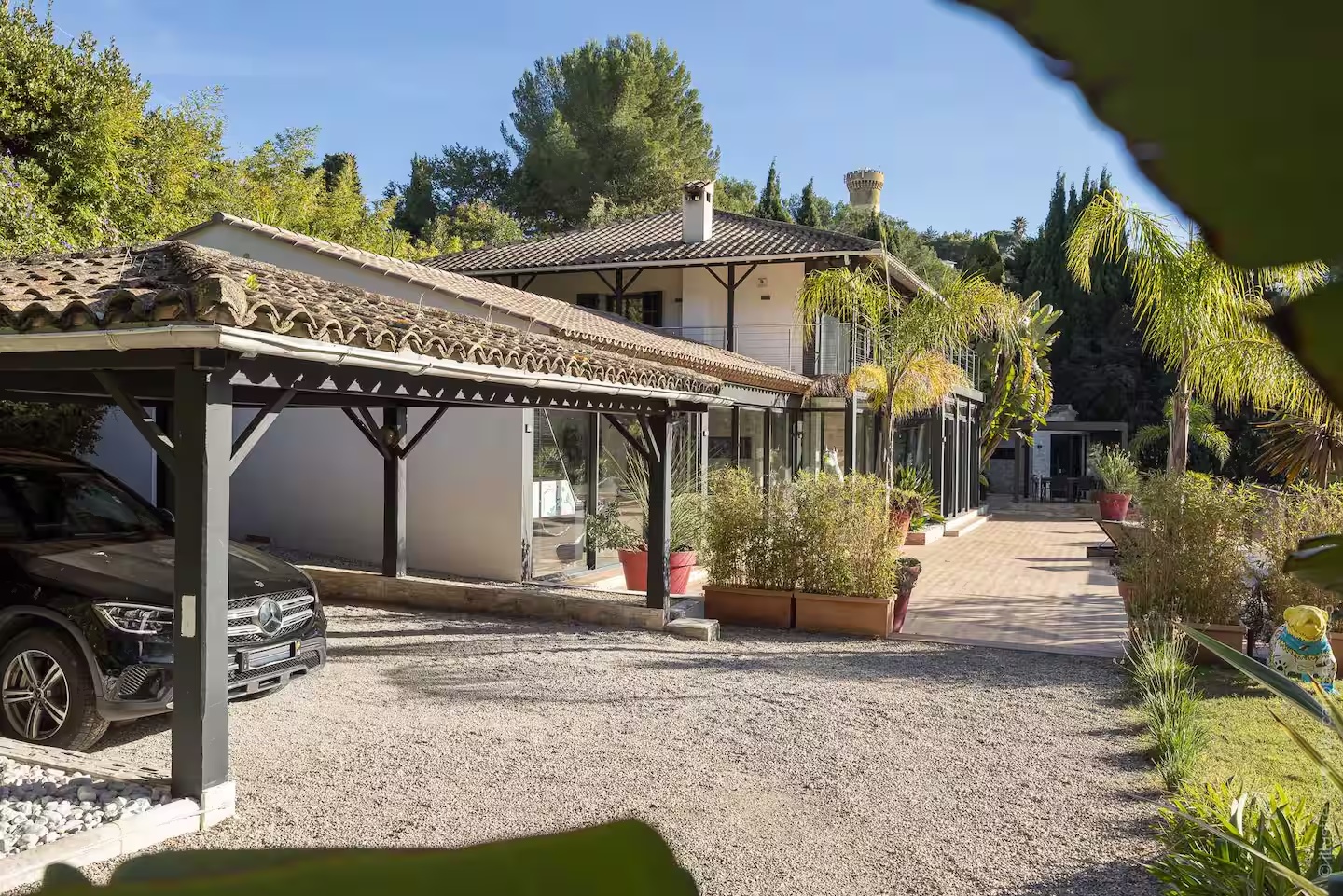 The Cari Villa