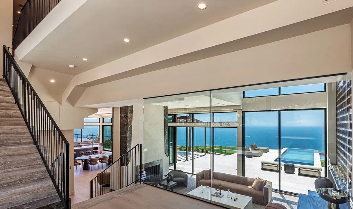 The Avenida Villa
