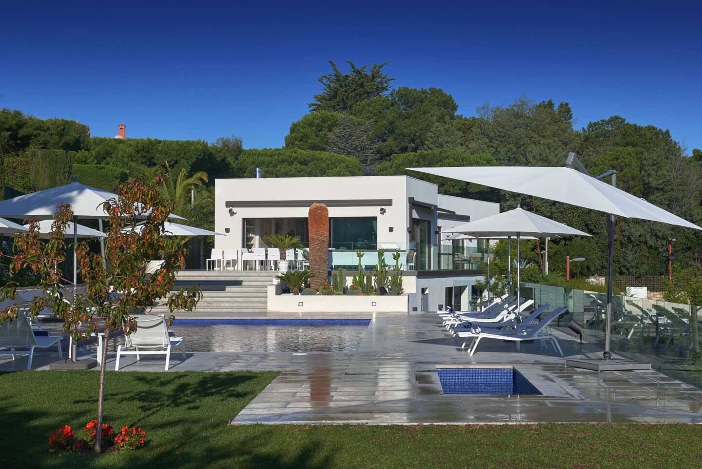 The Cantona Villa