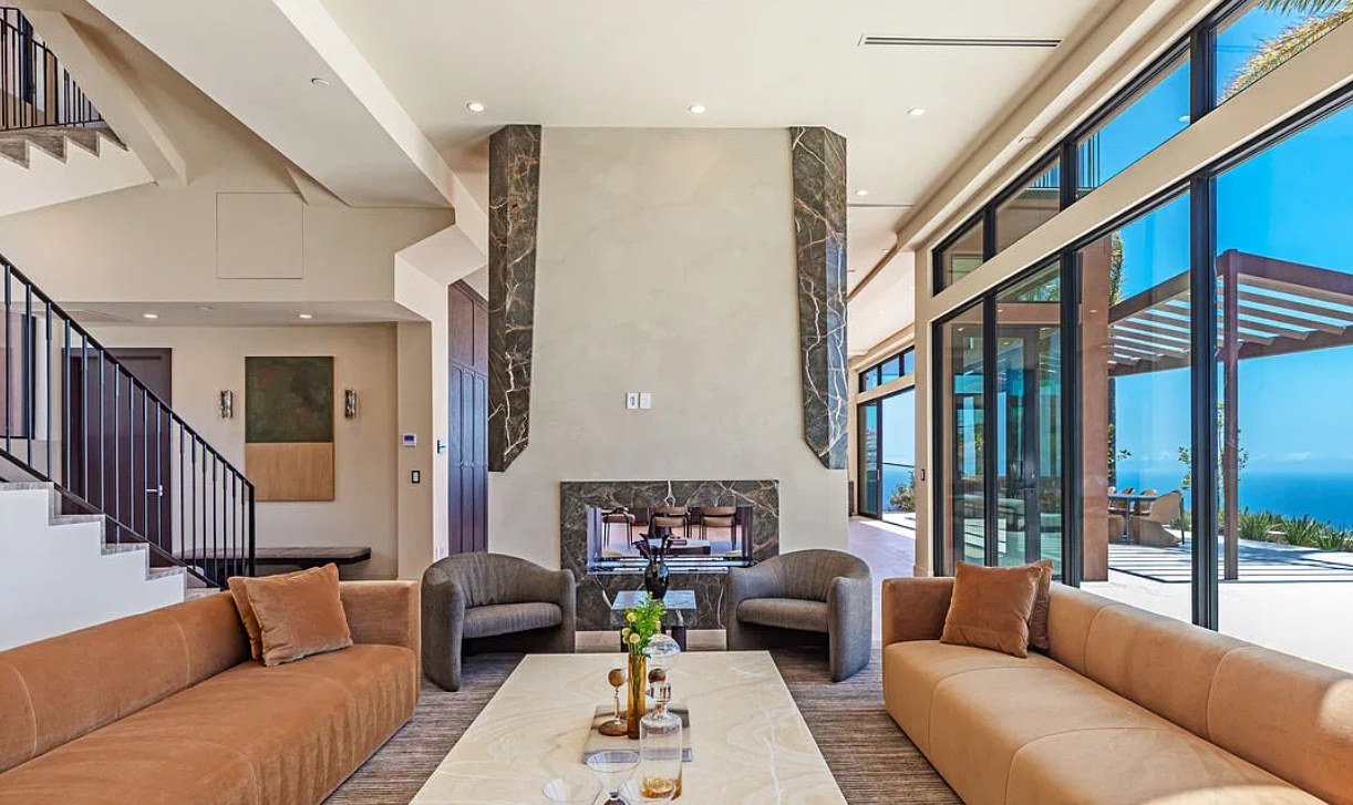 The Avenida Villa