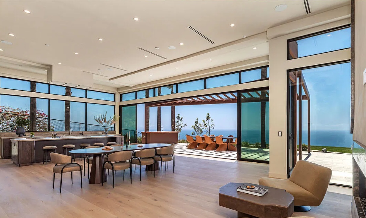 The Avenida Villa