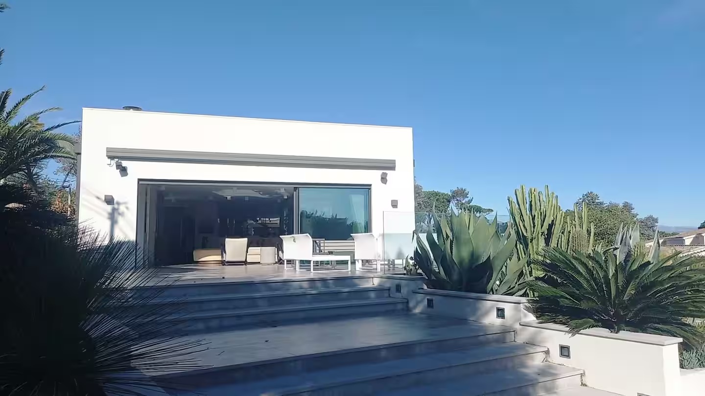 The Cantona Villa