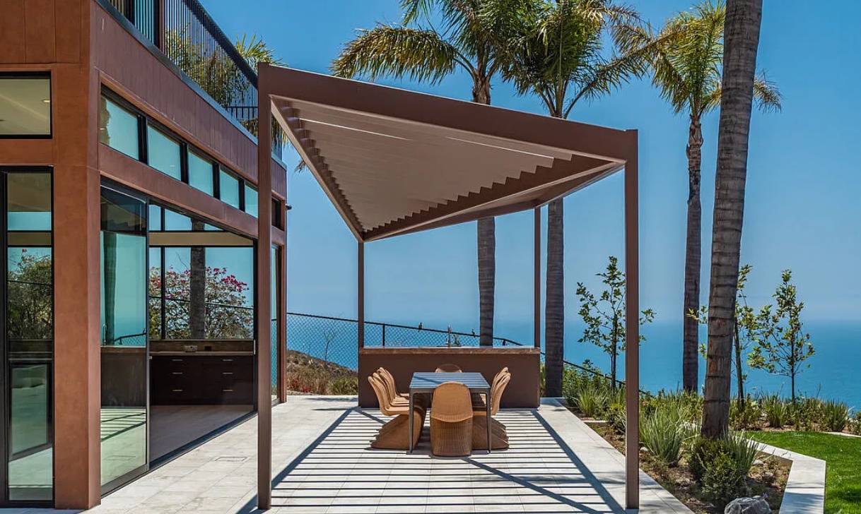 The Avenida Villa