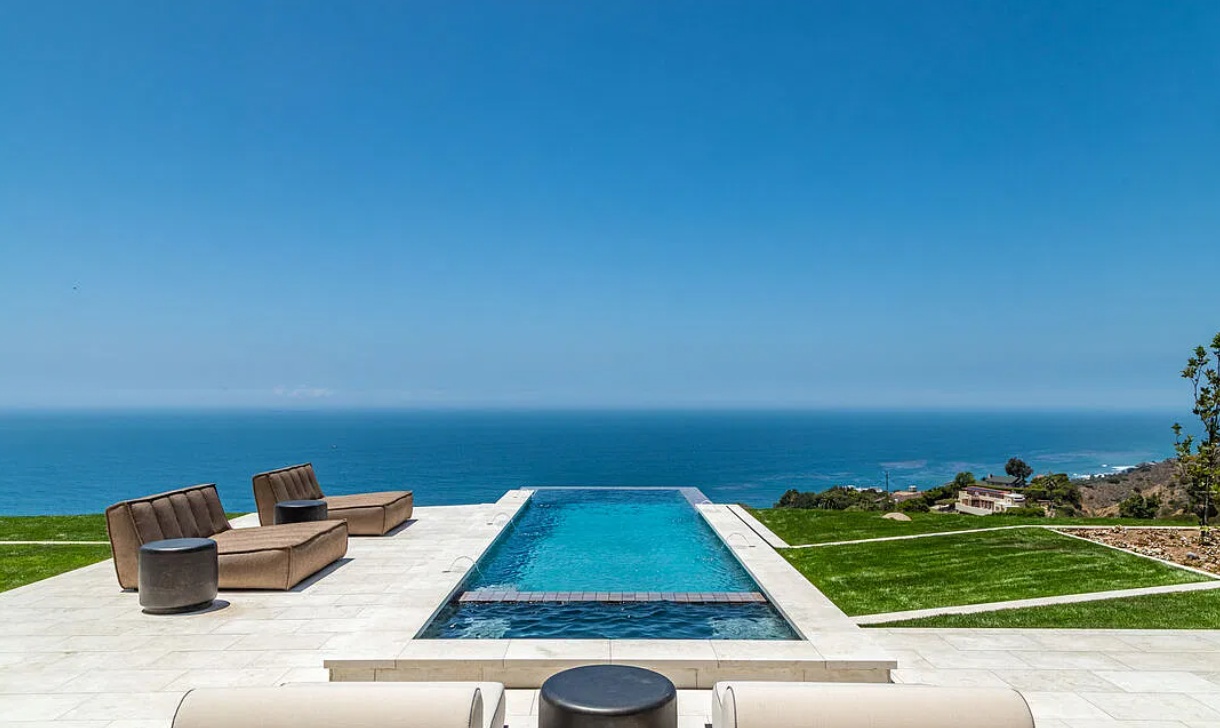 The Avenida Villa