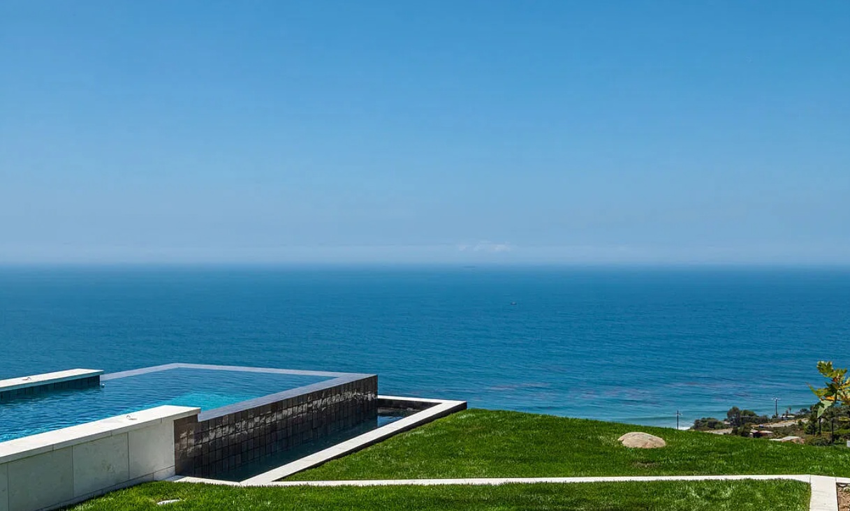 The Avenida Villa