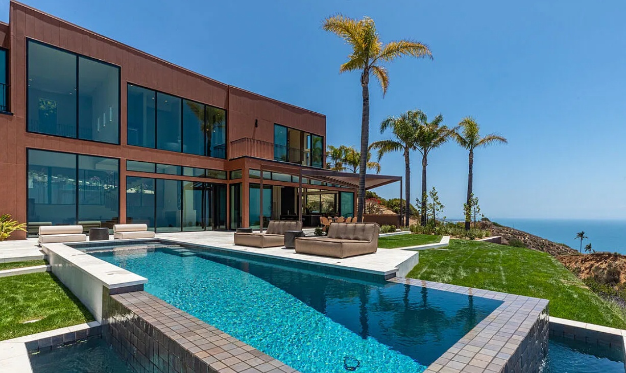 The Avenida Villa