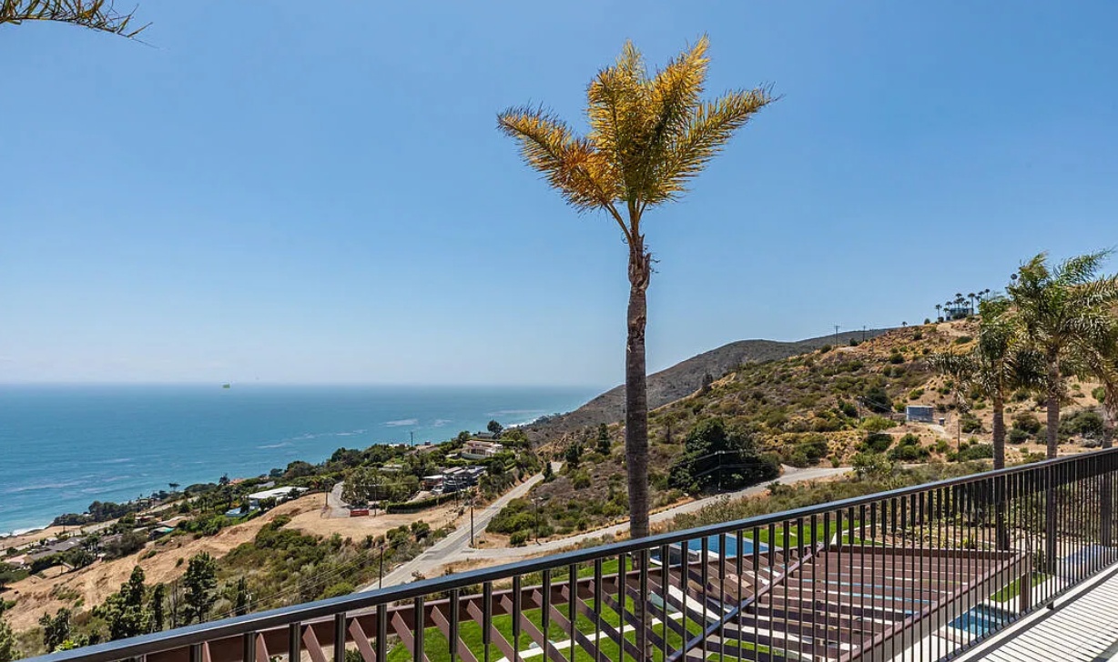 The Avenida Villa
