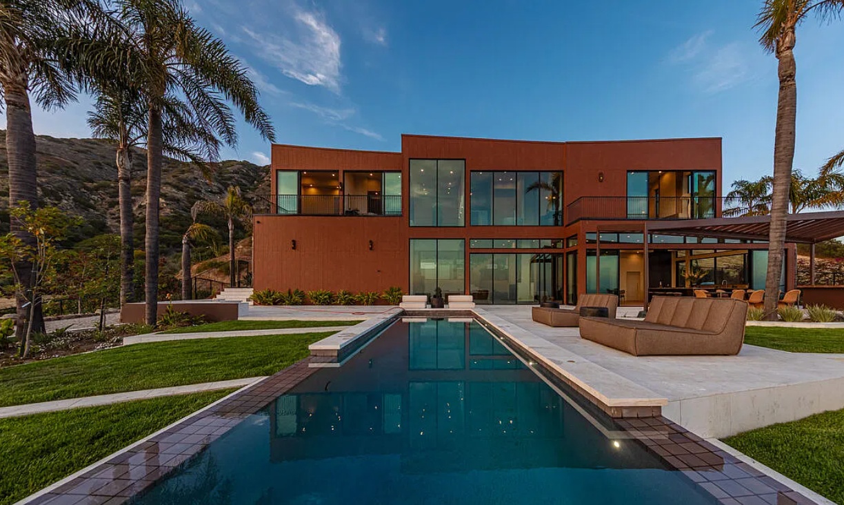 The Avenida Villa