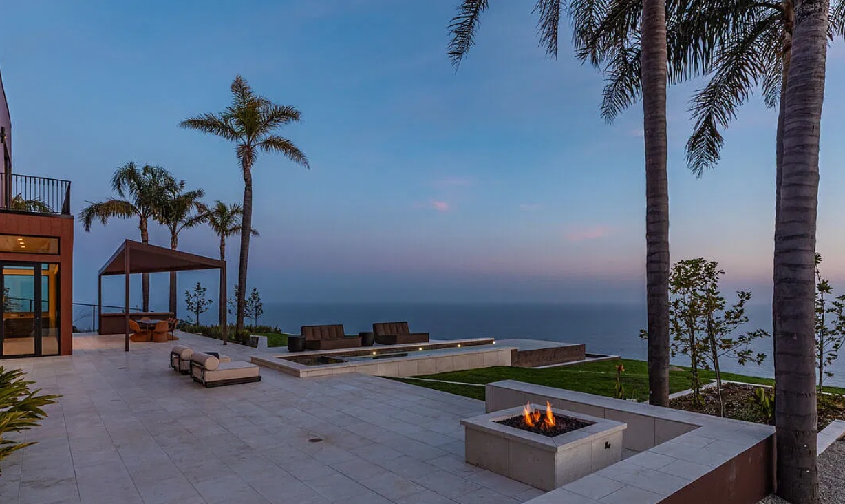 The Avenida Villa