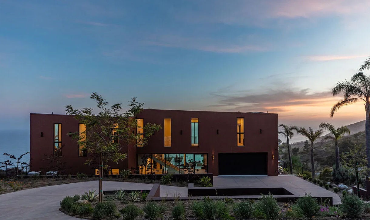 The Avenida Villa