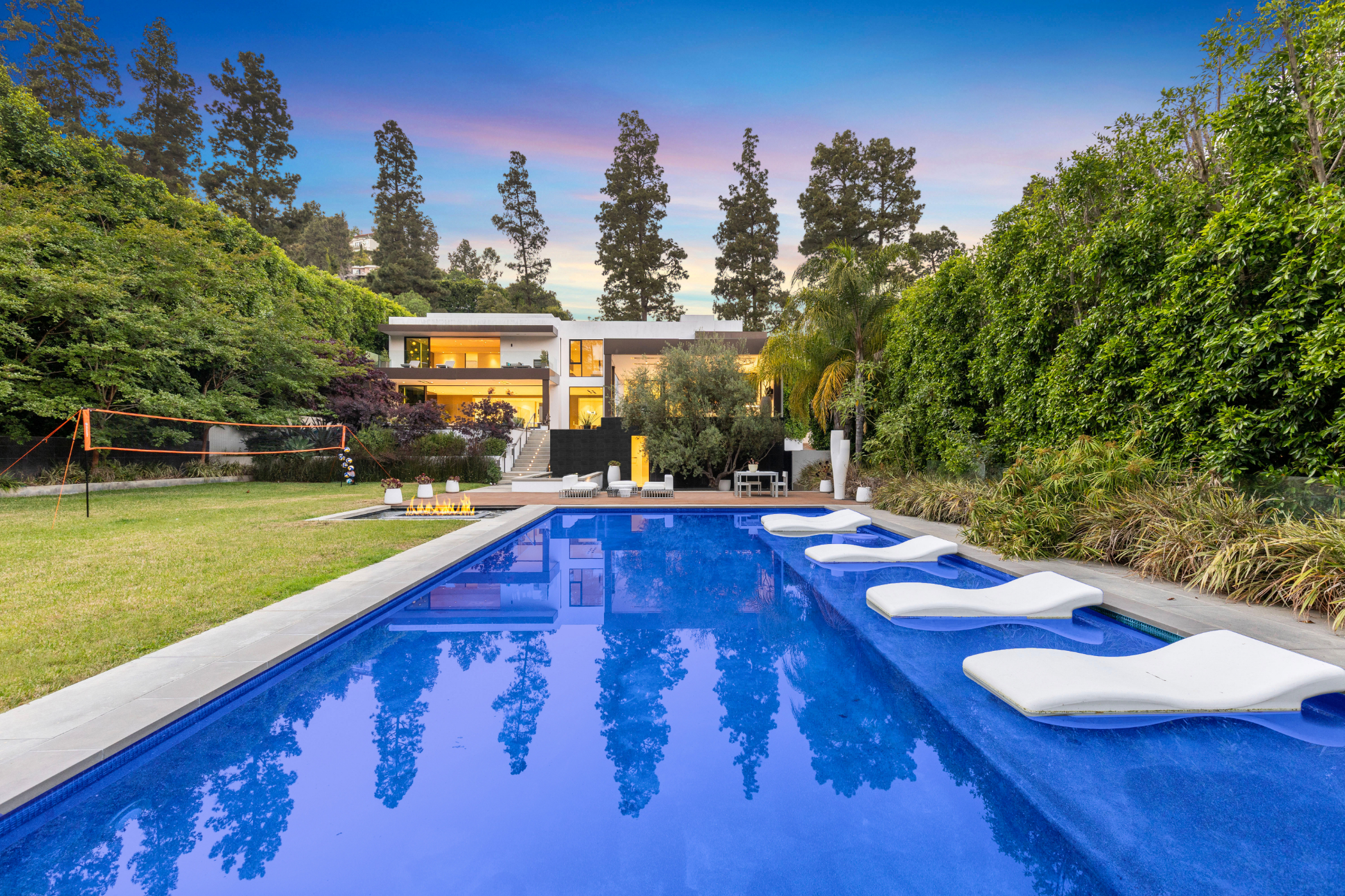 The Lago Mansion