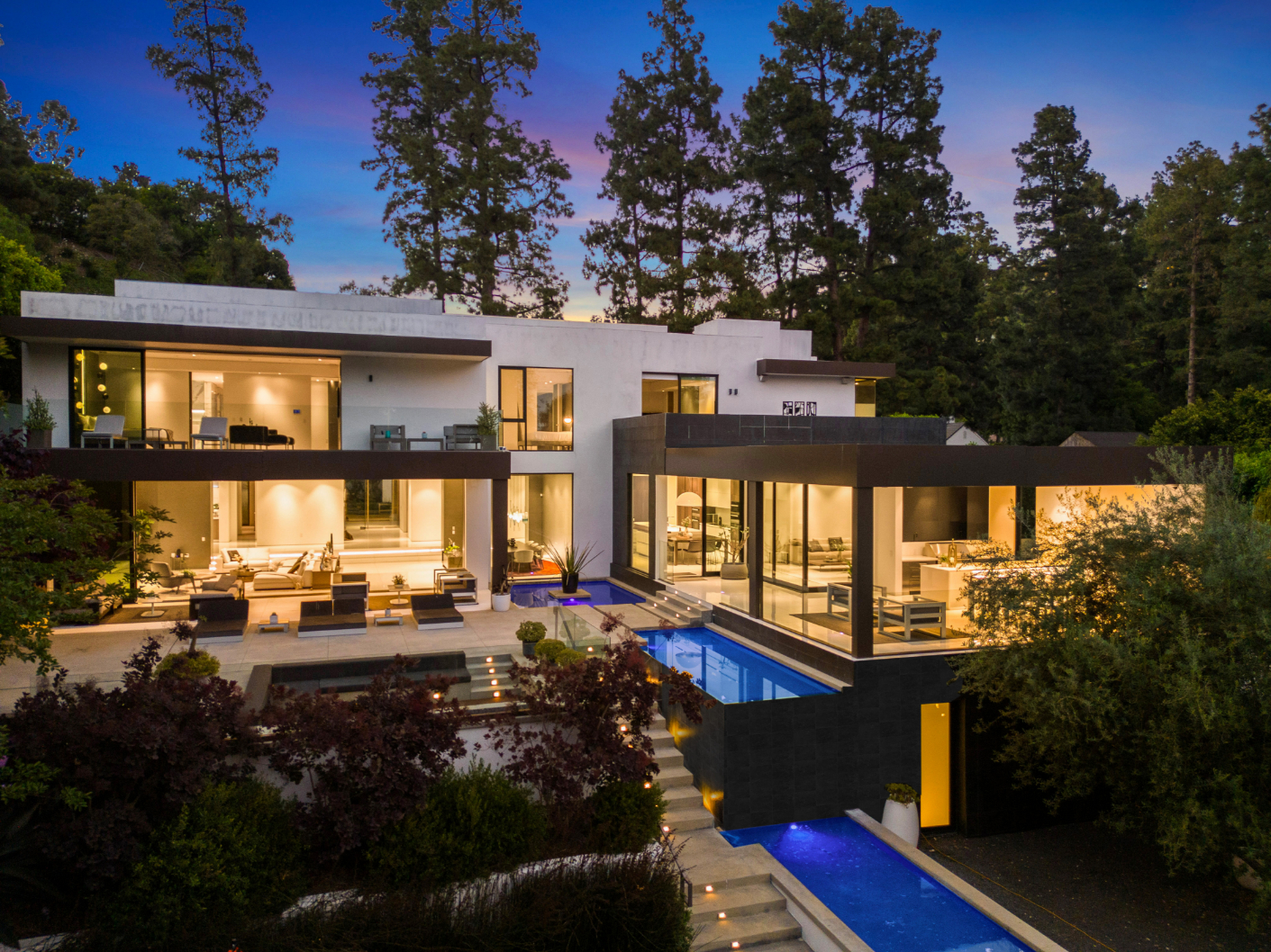 The Lago Mansion
