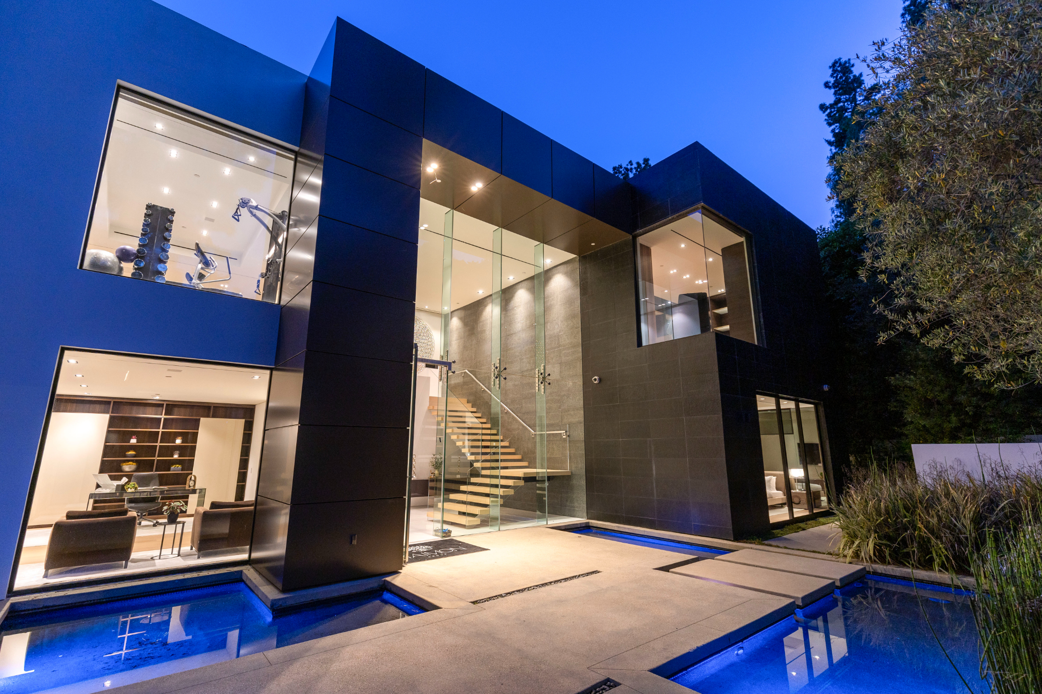 The Lago Mansion