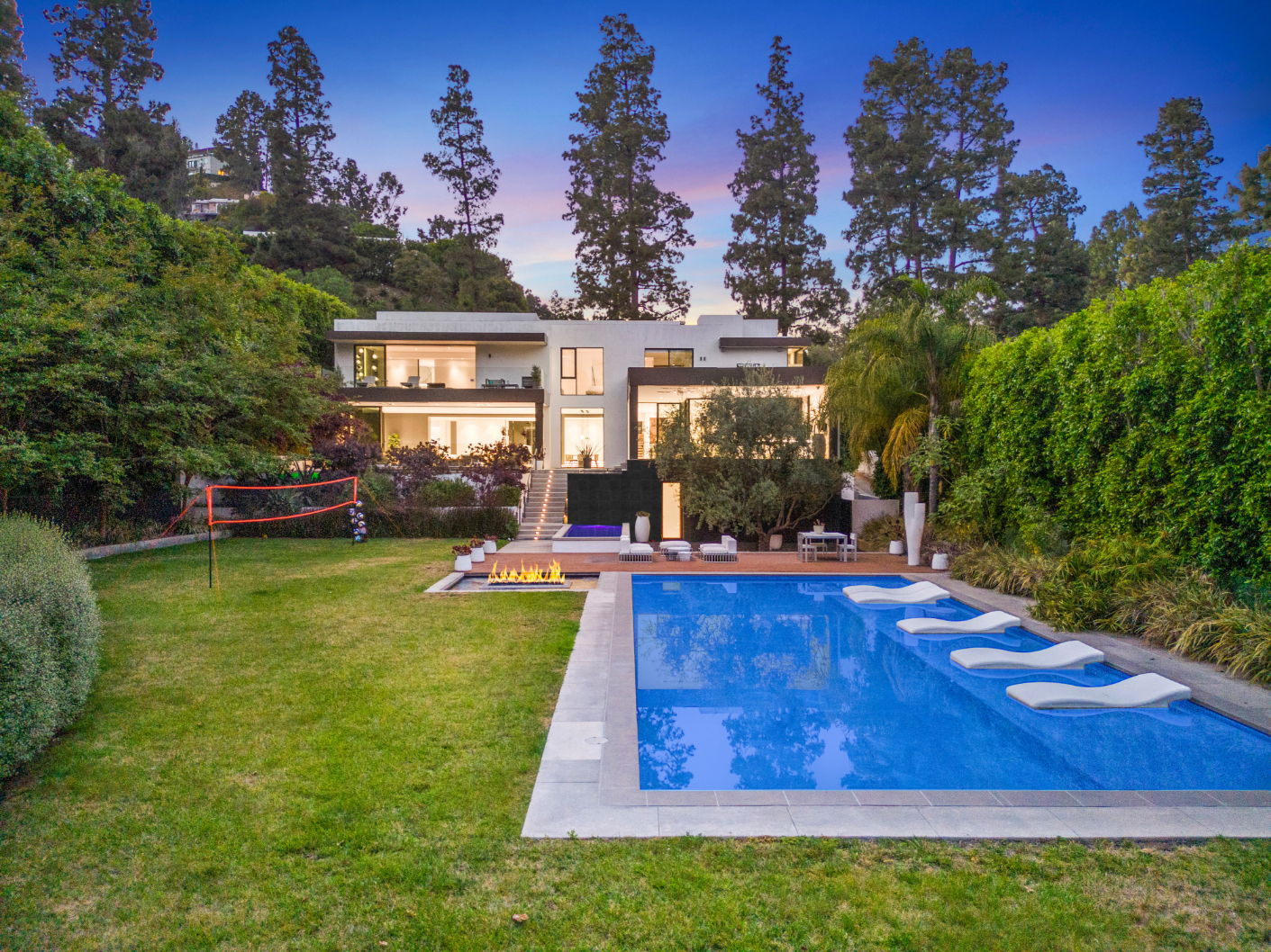 The Lago Mansion