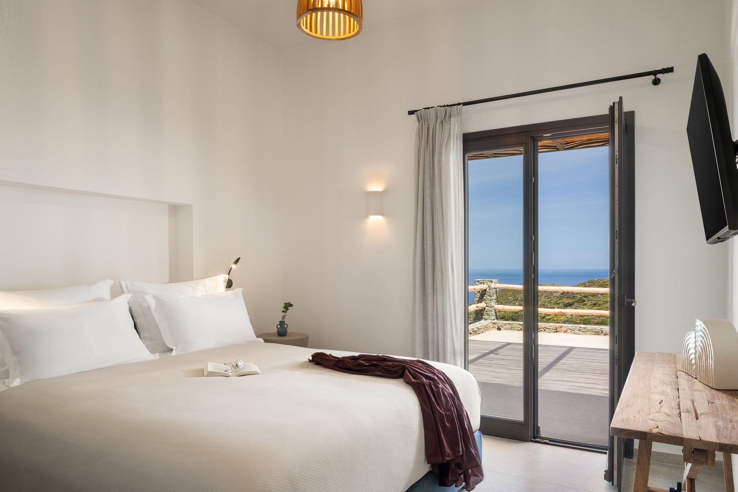 Lithos Estate