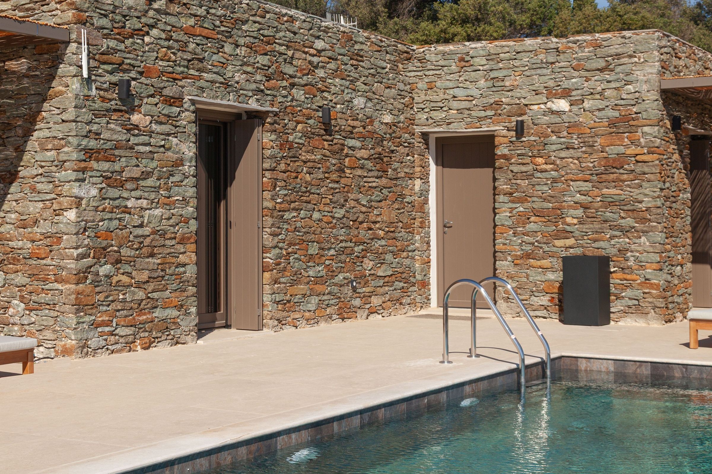Lithos Estate